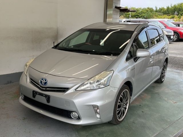 7590 Toyota Prius alpha ZVW41W 2011 г. (KCAA Kyoto)